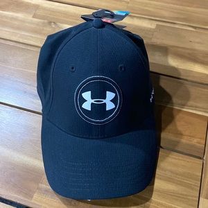 Under Armour Hat men’s size M/L , armourvent, golf, breath ability, UPF 30